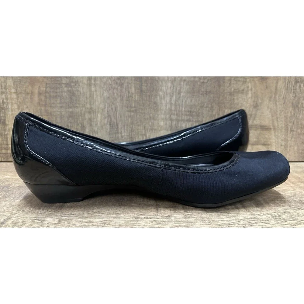 BANDOLINO Women size 10 M black nylon patent leather trim flat shoes